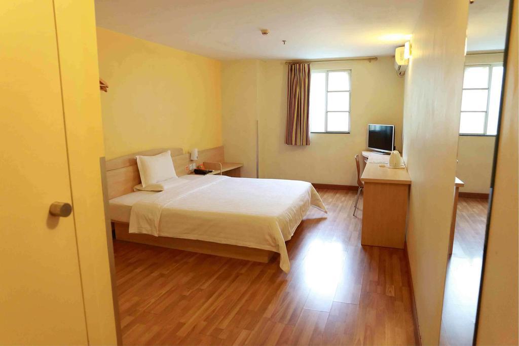 7Days Inn Hengyang West Jiefang Road University Of South China Room photo
