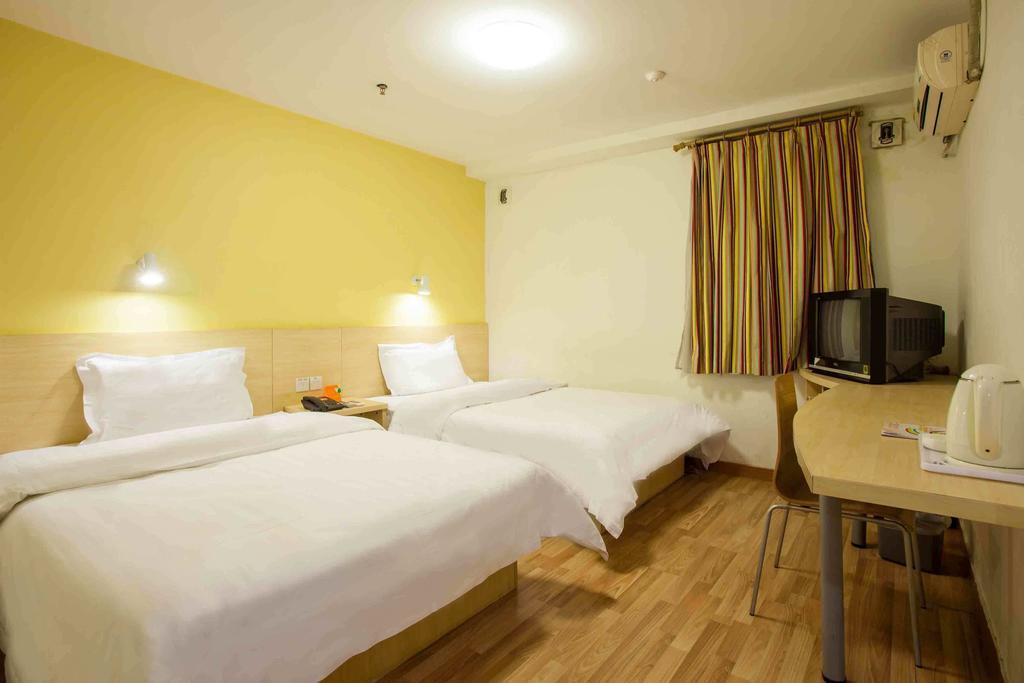 7Days Inn Hengyang West Jiefang Road University Of South China Room photo