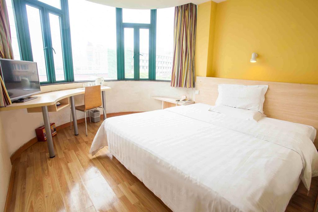 7Days Inn Hengyang West Jiefang Road University Of South China Room photo
